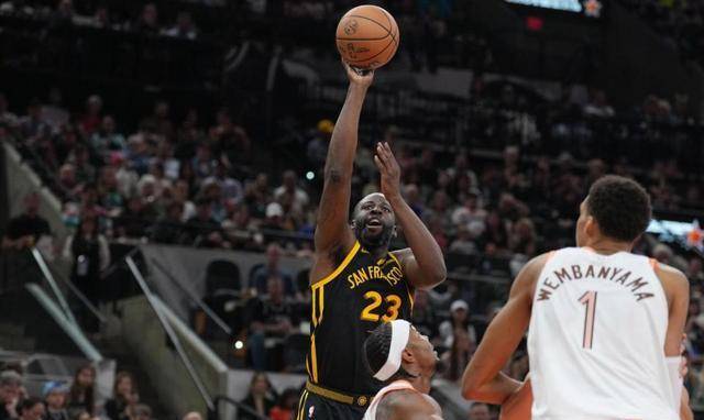 勇士遭遇马刺逆袭,领先优势被对手拉近 勇士遭遇马刺逆袭,领先优势被对手拉近