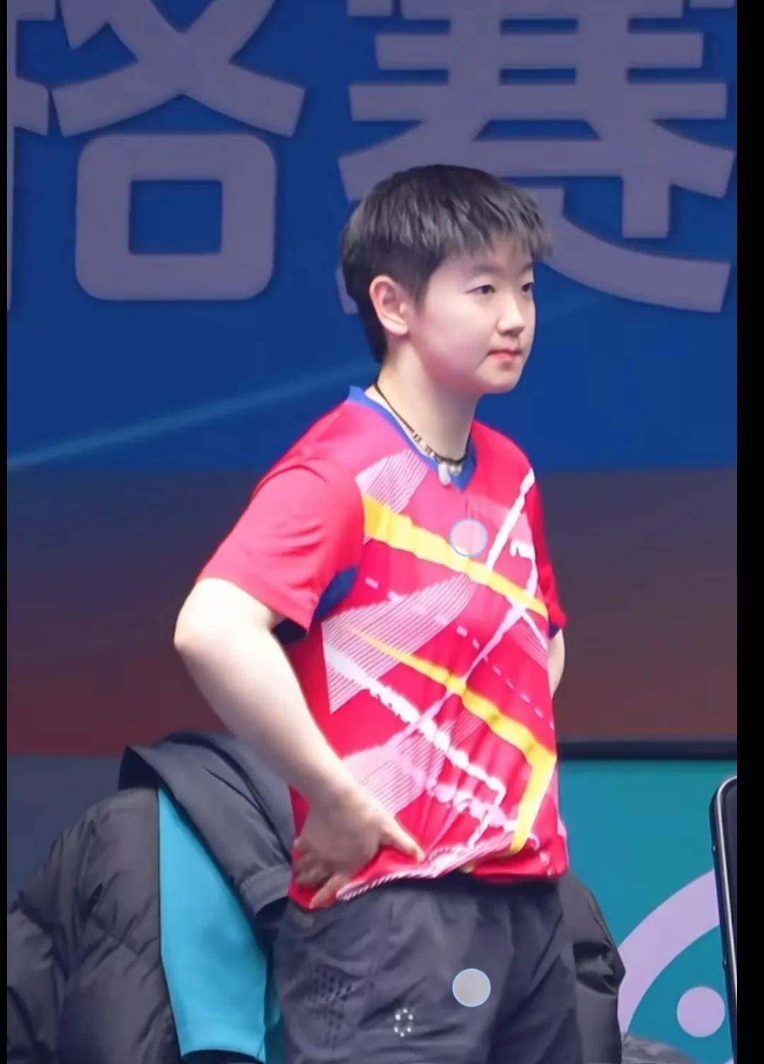 足球女队再掀巅峰之战，完胜对手一举夺冠！的简单介绍