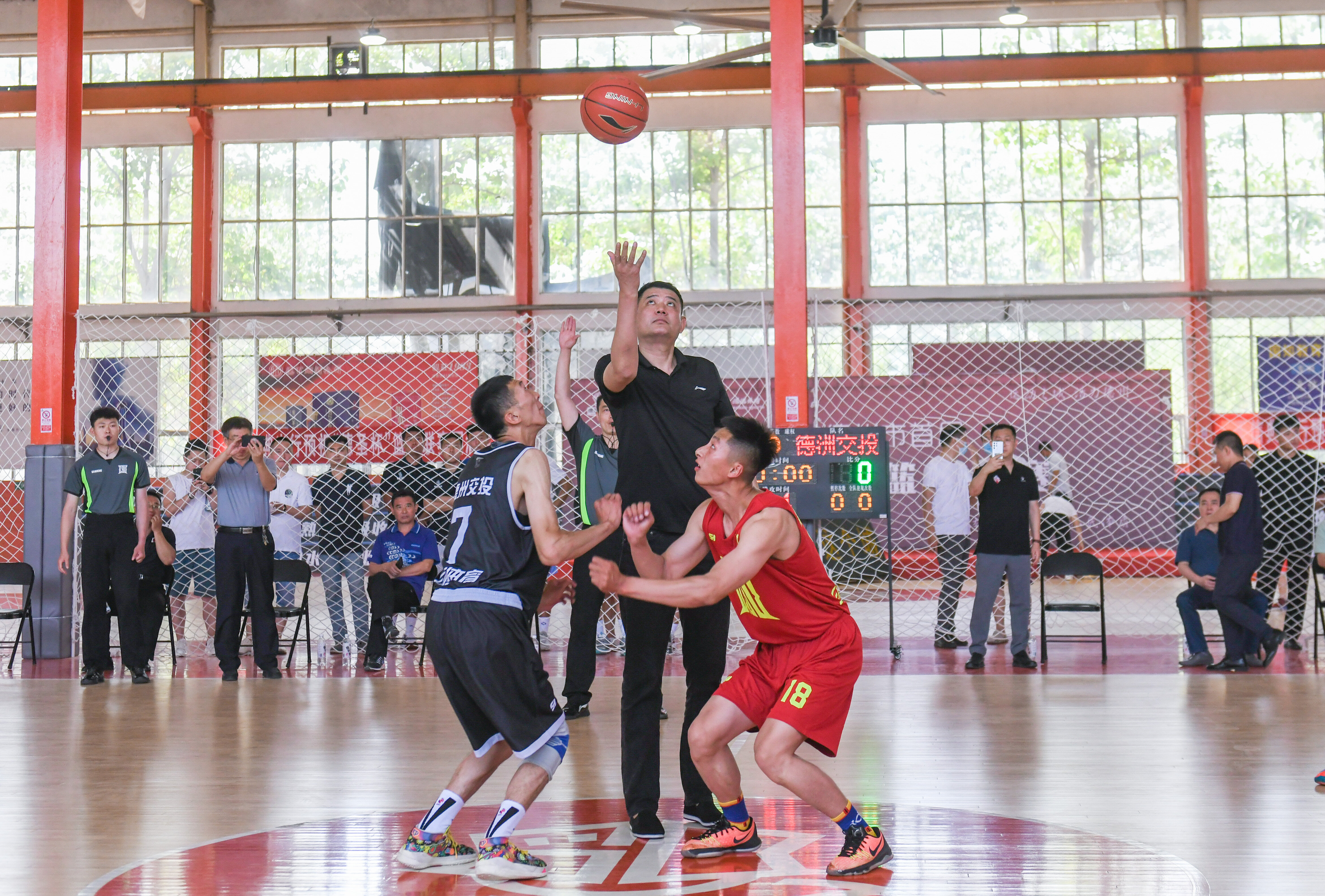 哥伦比亚篮球联赛揭幕战精彩纷呈的简单介绍 哥伦比亚篮球联赛揭幕战精彩纷呈的简单介绍