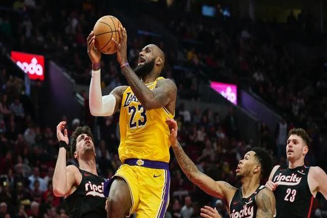 快船客场击败湖人，晋级东区决赛