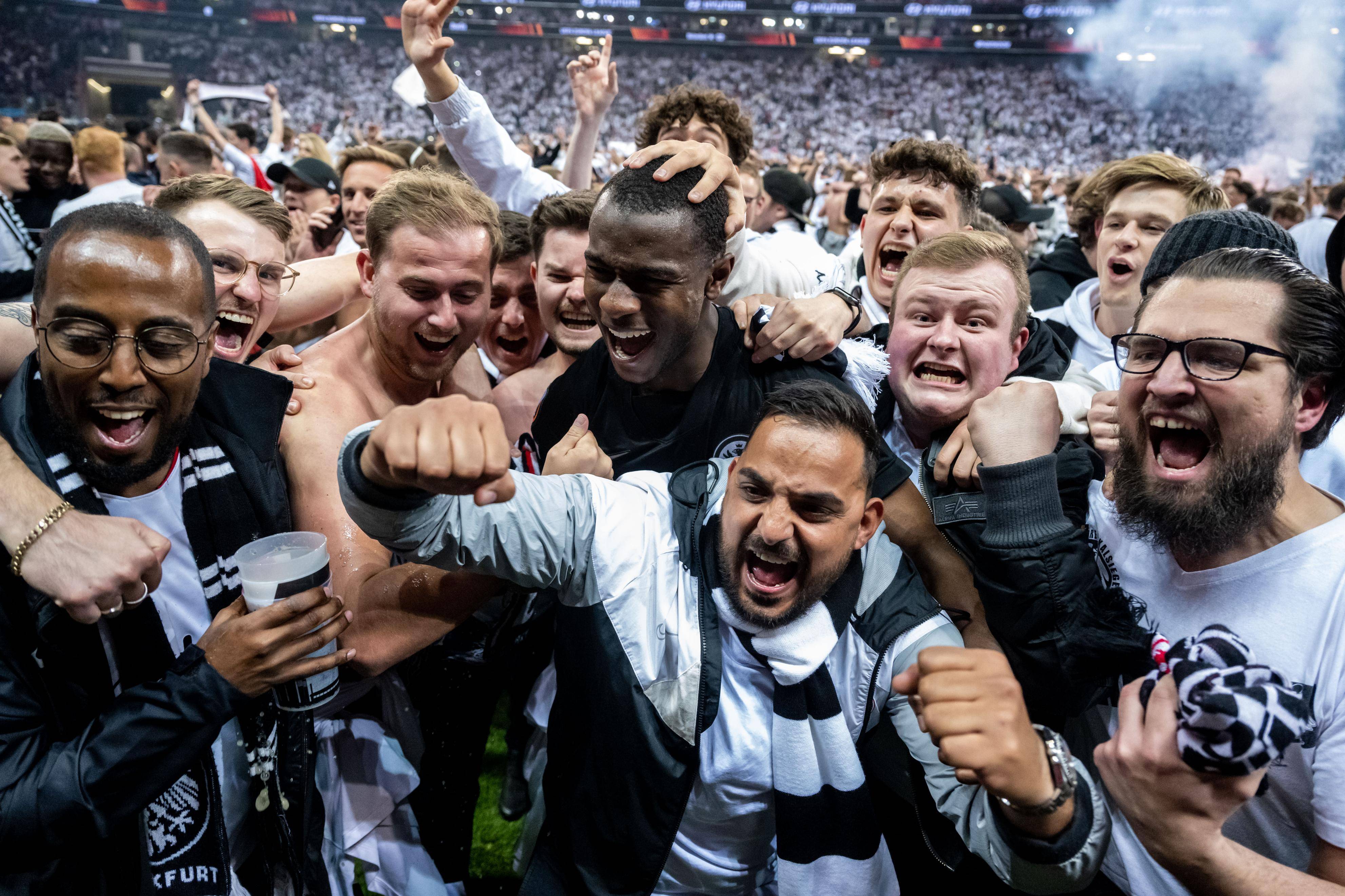 激烈角逐!欧洲顶级球队上演对决 激烈角逐!欧洲顶级球队上演对决