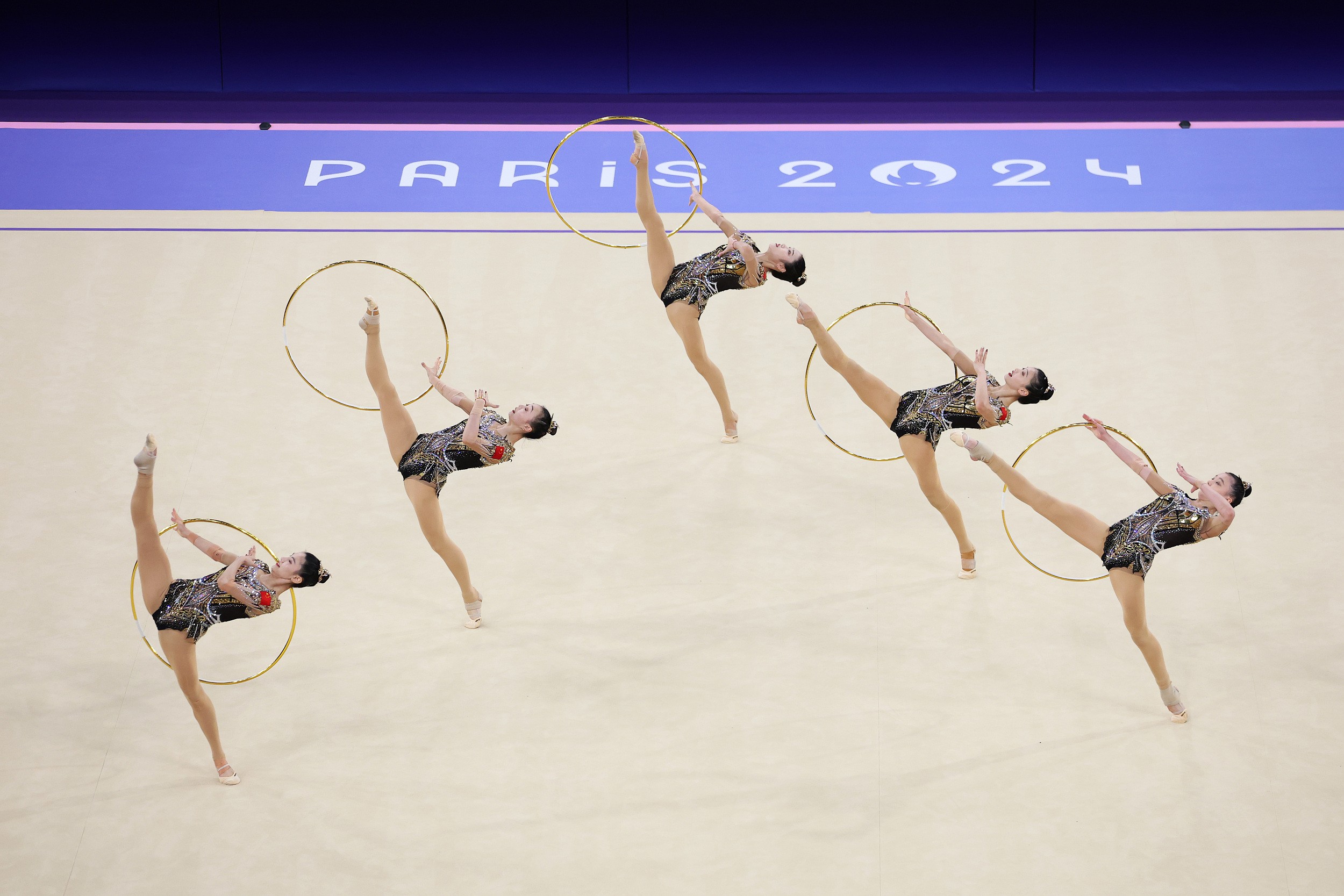 中国体操队夺得男团金牌，完美表现