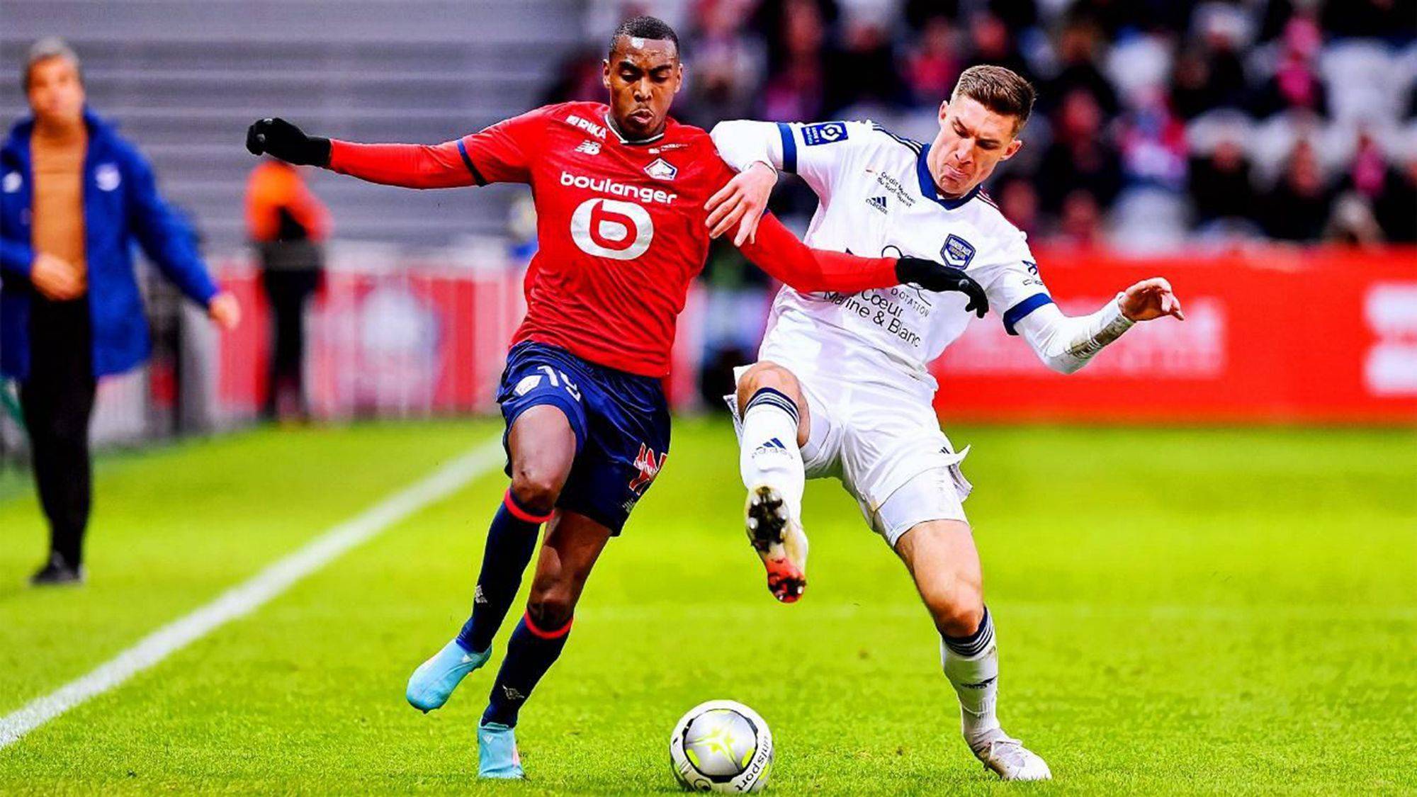 包含斯特拉斯堡保级前途难测，需稳住军心力求保级的词条