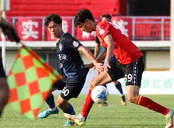 金昌新凯踢球风格大胆，奋勇拼搏