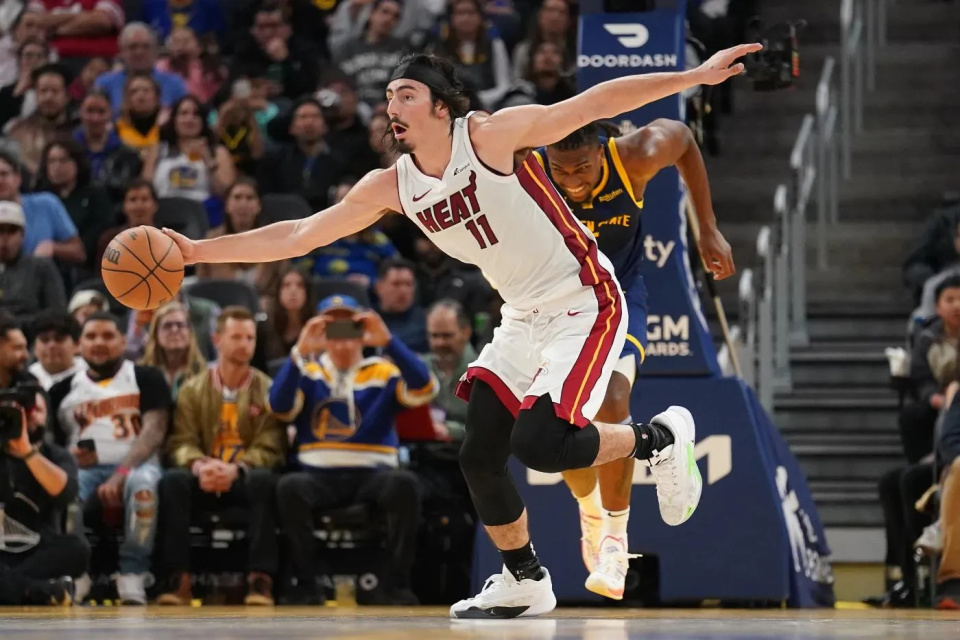 关于篮网大胜热火迎来总决赛关键第五战的信息 关于篮网大胜热火迎来总决赛关键第五战的信息