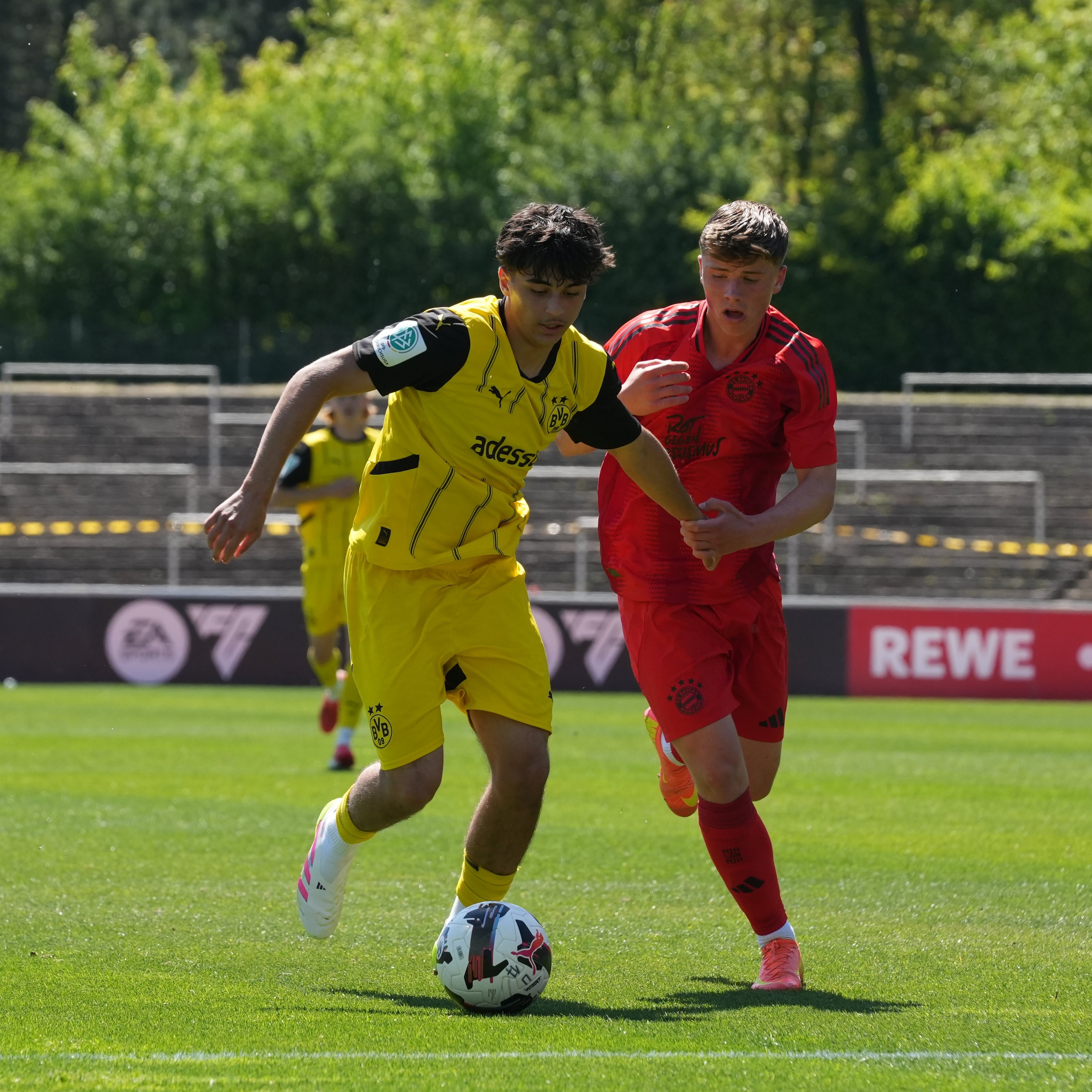 拜仁逆转战胜对手，晋级下一轮