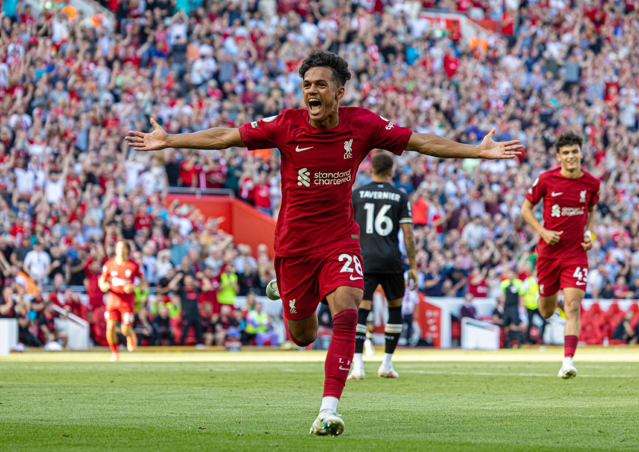 利物浦客场胜过水晶宫，紧随领先阵营