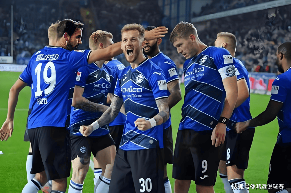 沙尔克04队实现连胜,成为焦点 沙尔克04队实现连胜,成为焦点