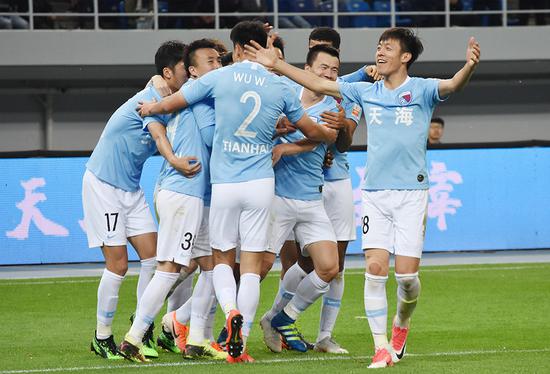青岛黄海主场大胜贵州智诚，提升排名