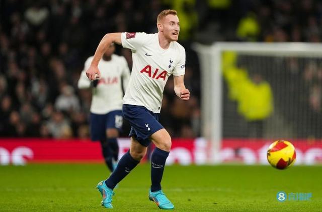 华连苏雷斯为球队打入关键进球