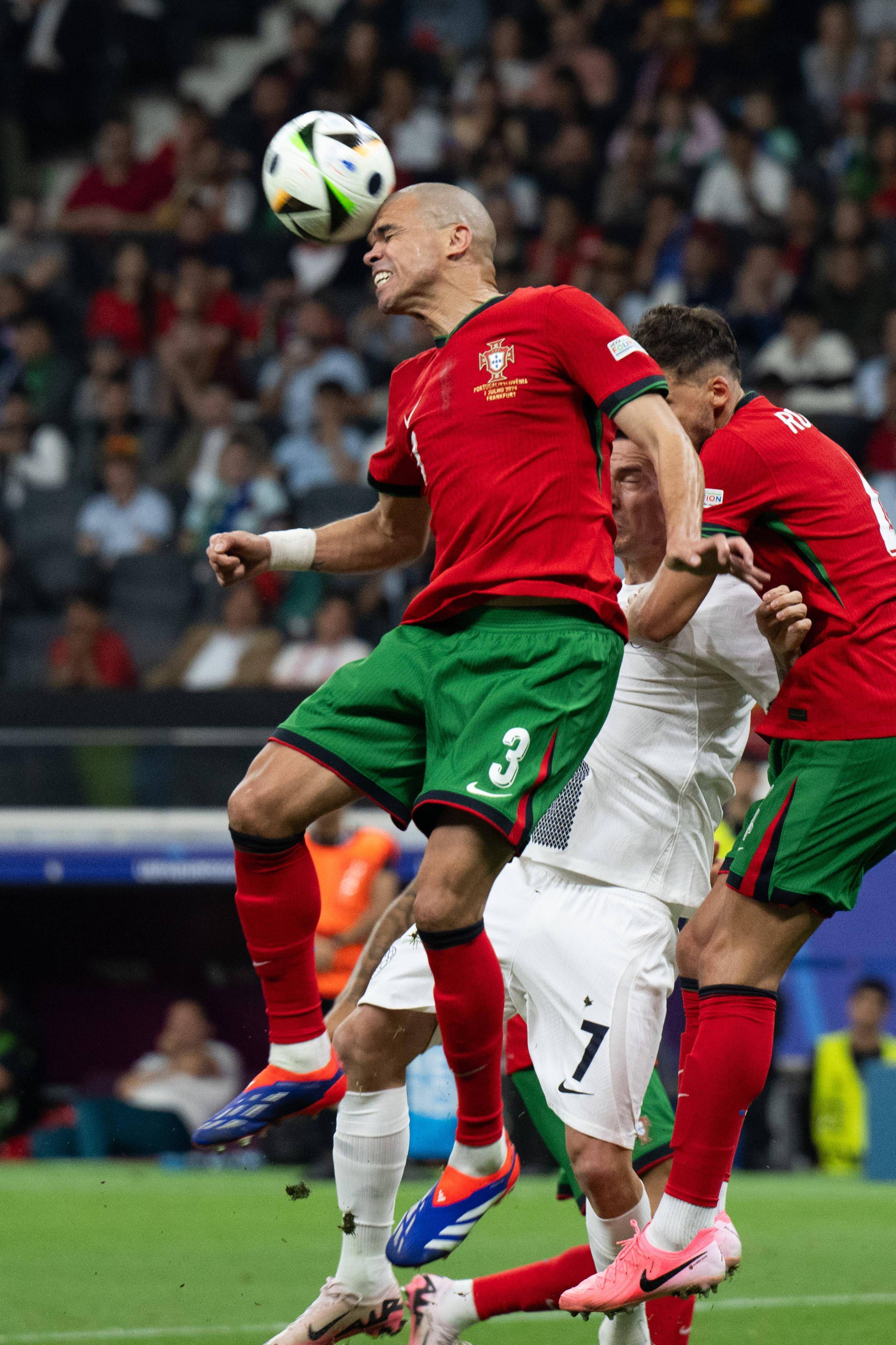 斯洛文尼亚队成功晋级,表现惊艳 斯洛文尼亚队成功晋级,表现惊艳