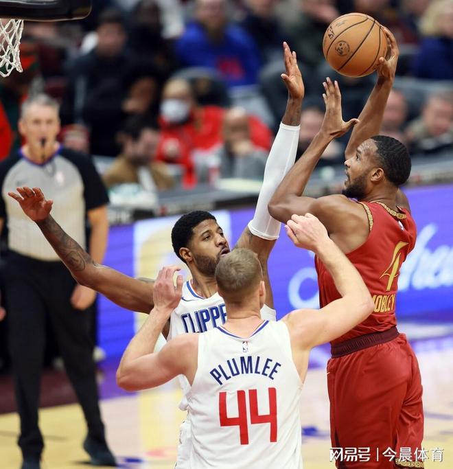 关于瓦伦西亚遇强不弱，16强位置榜上有名！的信息