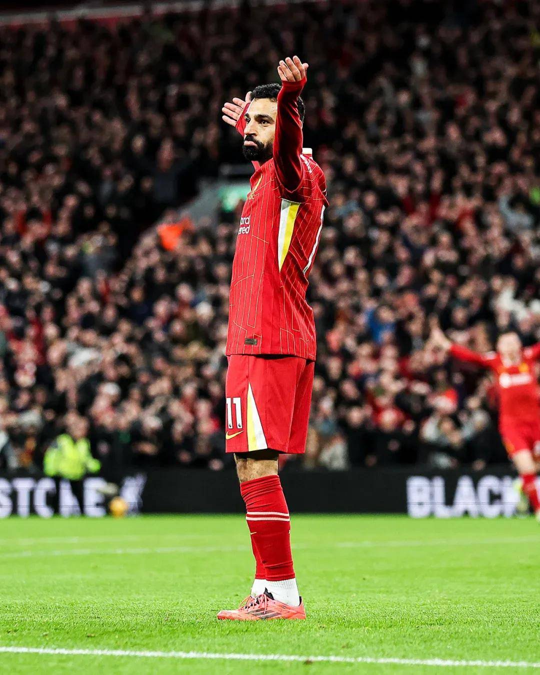 曼城横扫对手，萨拉赫两射建功