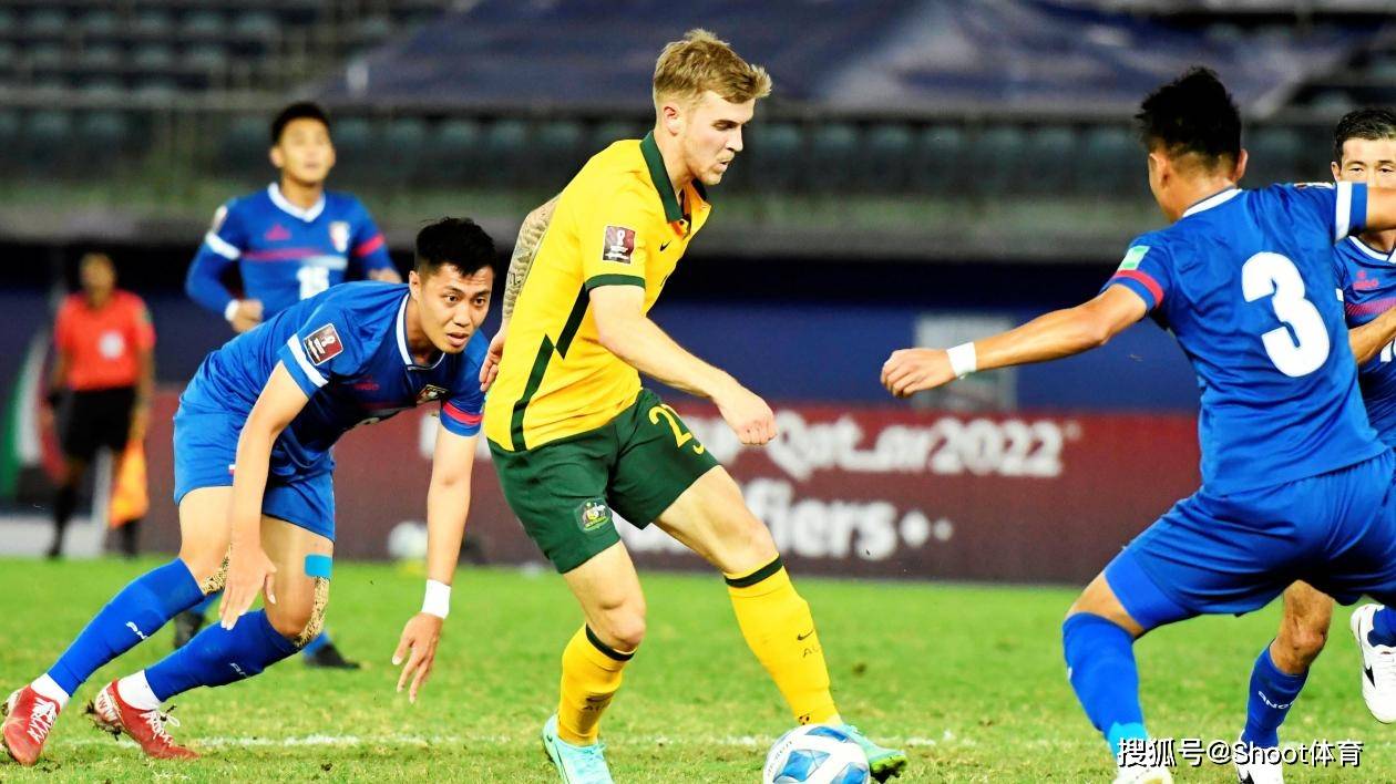 智利足球队锋线成金刚，轻松赢球