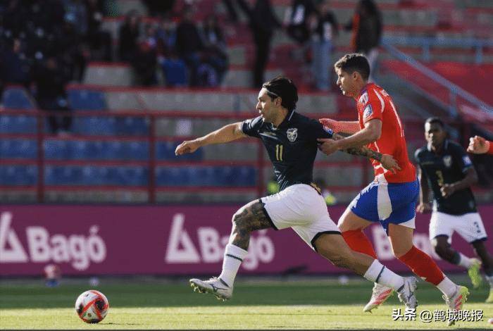 智利足球队锋线成金刚，轻松赢球