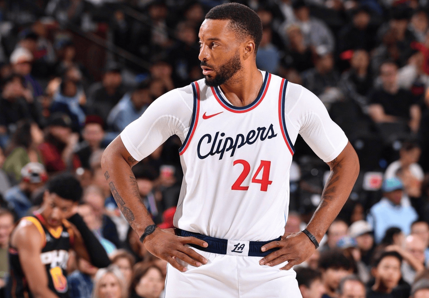 太阳主场擒快船保持不败,布克比赛最后一刻关键三分 太阳主场擒快船保持不败,布克比赛最后一刻关键三分