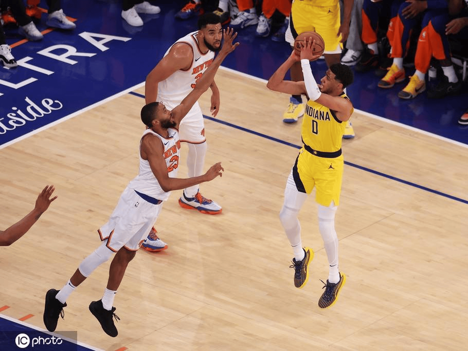 尼克斯赛季首胜诺维茨基利拉德空砍分 尼克斯赛季首胜诺维茨基利拉德空砍分