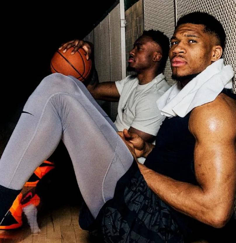 雄鹿队外线射手再次创造历史,赢得球迷喝彩 雄鹿队外线射手再次创造历史,赢得球迷喝彩