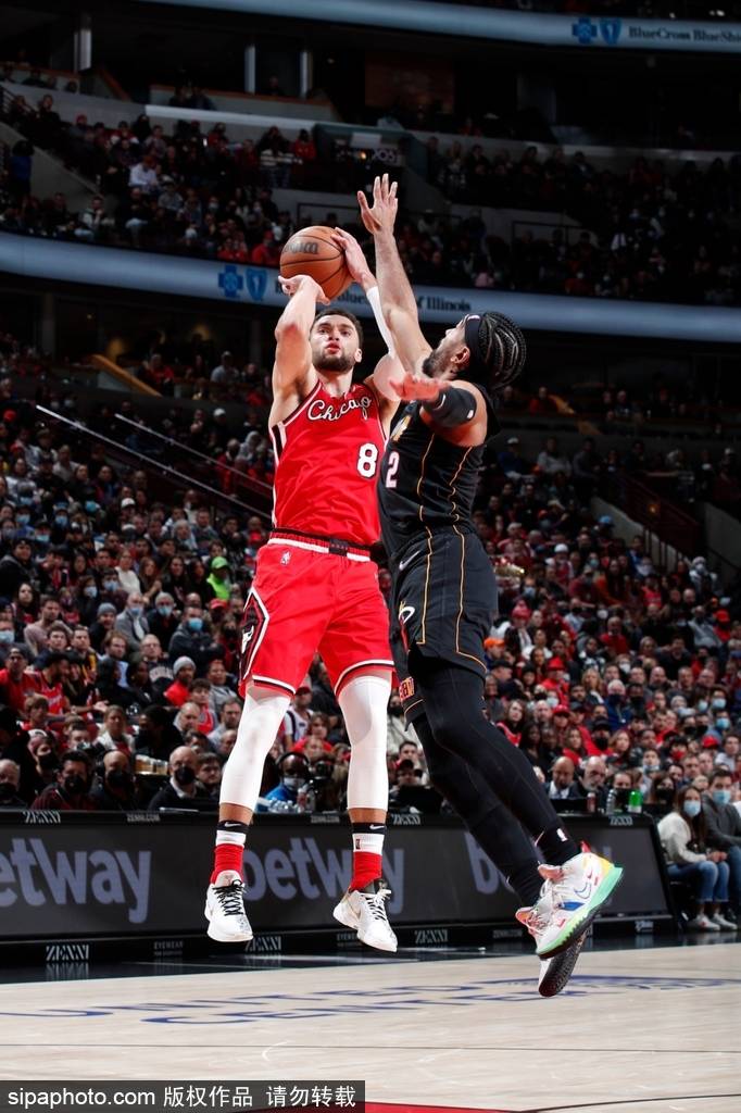 100T鏖战BRO，Keria关键团战开团秒人强强对话全球总决赛，点燃全场激情