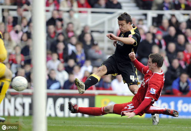 阿赫利逼平对手，难得保持不败