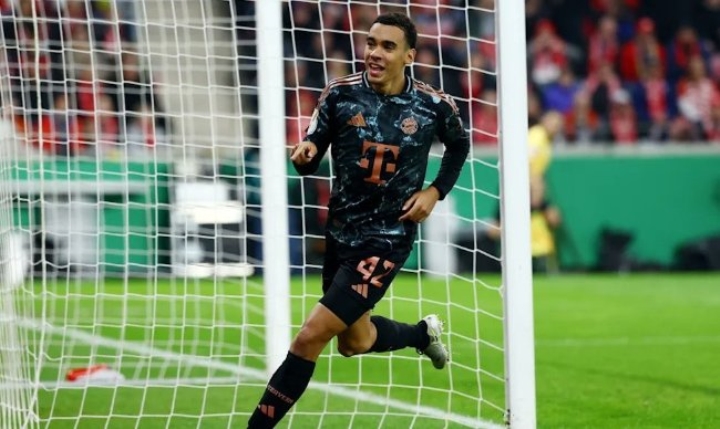 拜仁逆袭曼城,靠近冠军之路 拜仁逆袭曼城,靠近冠军之路