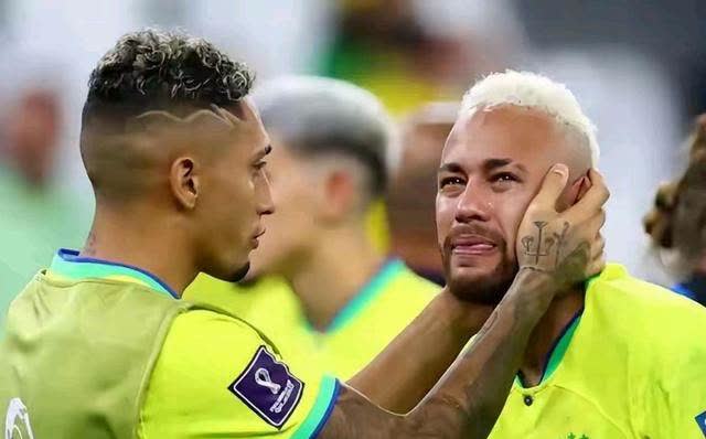 世界杯预选赛中，一支队伍夺得冠军