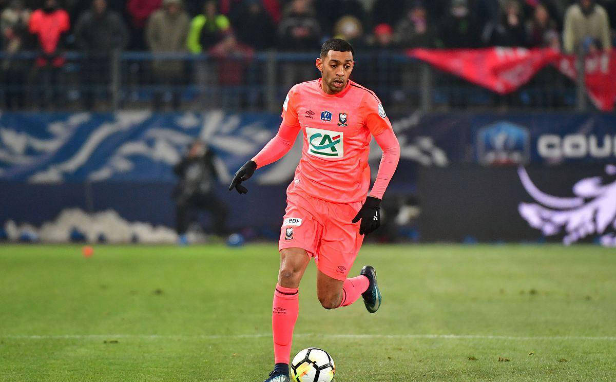 关于卡昂客场遭压制，利勒斯表现抢眼的信息