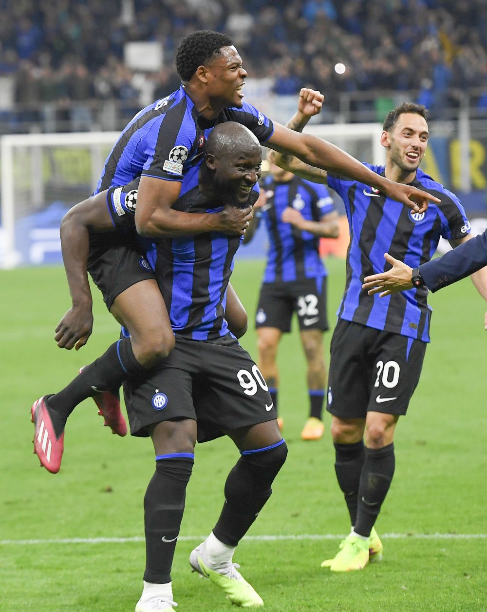 罗斯托夫队在国际足球舞台上崭露头角