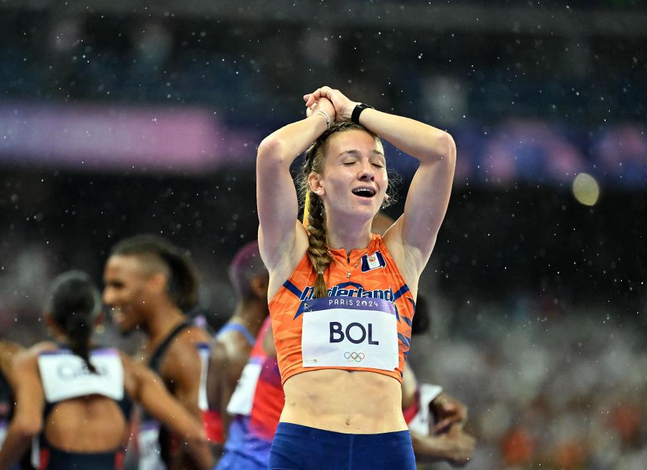 关于体操比赛展现出色技术，荷兰选手获得奖牌的信息