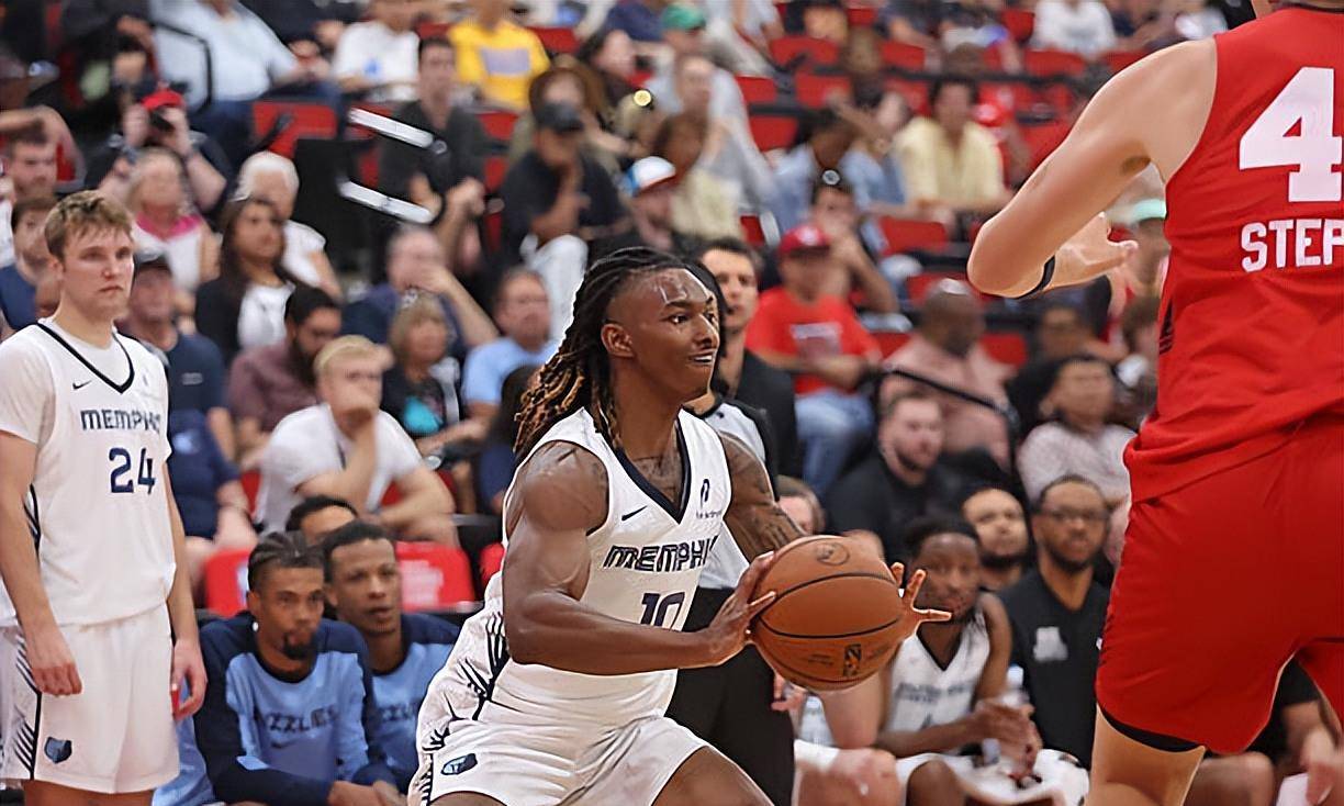 篮网主场大胜灰熊，壮志凌云绞杀对手