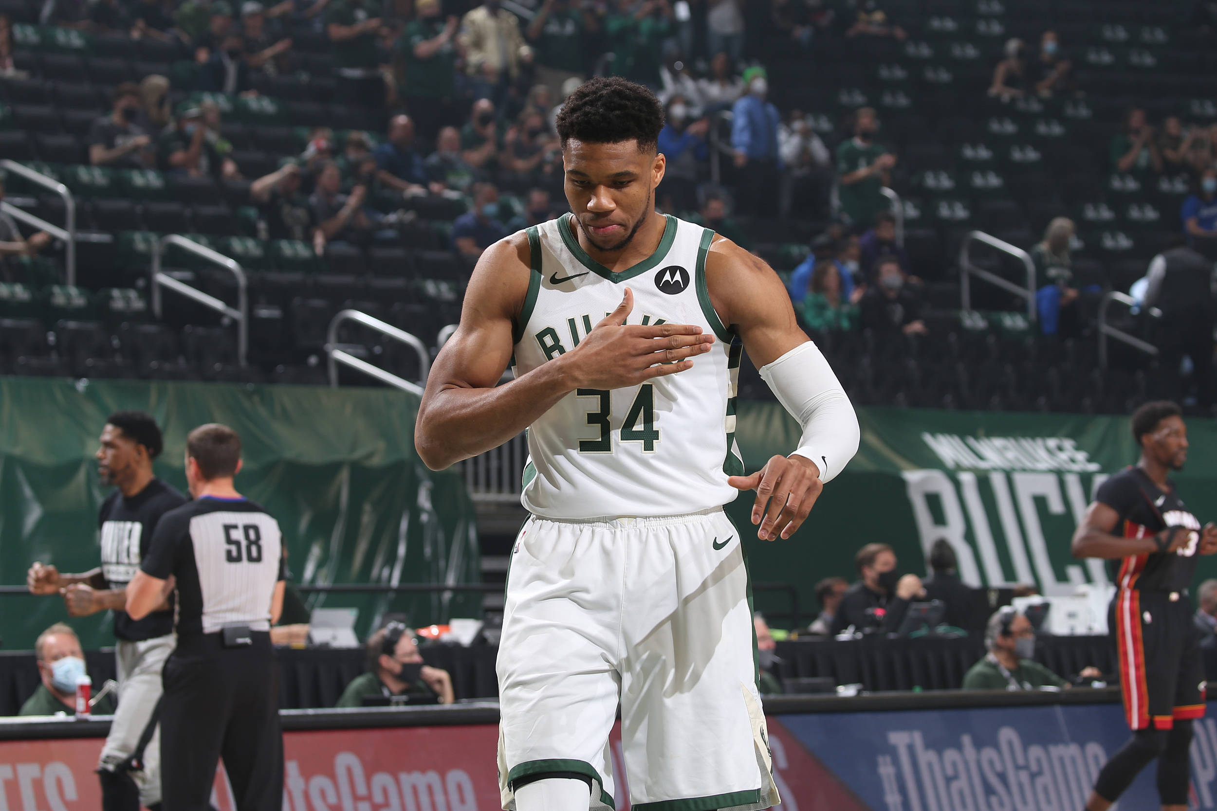 篮网擒狼队，取得关键胜利