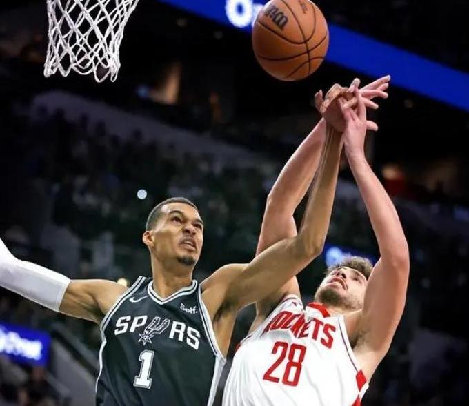 火箭险胜马刺，继续领先西部