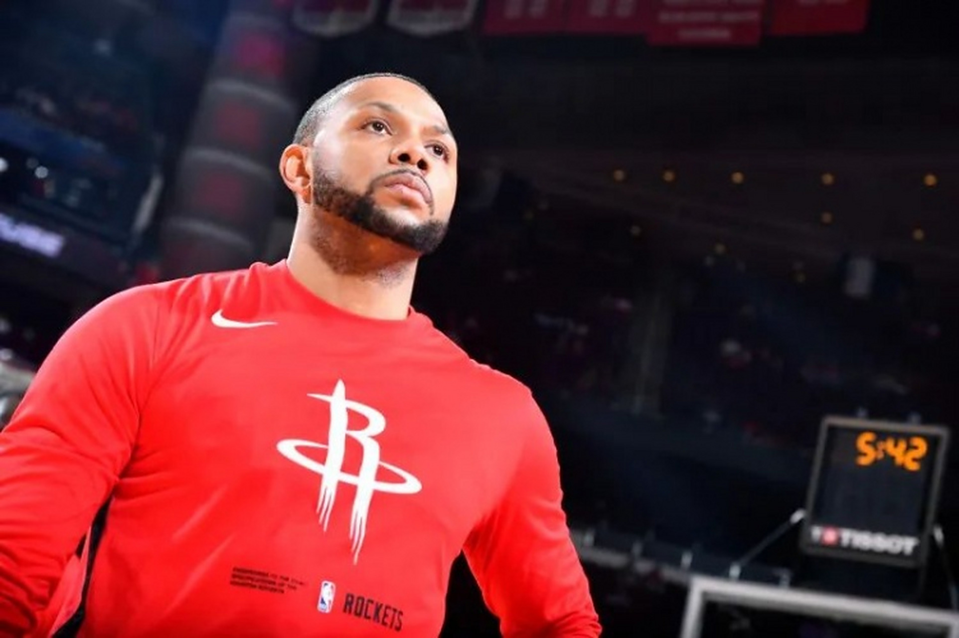 火箭主场大胜尼克斯，戈登全场最高得分。