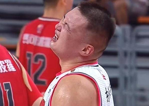 广东逆转卫冕冠军新疆，结束对手五连胜的简单介绍