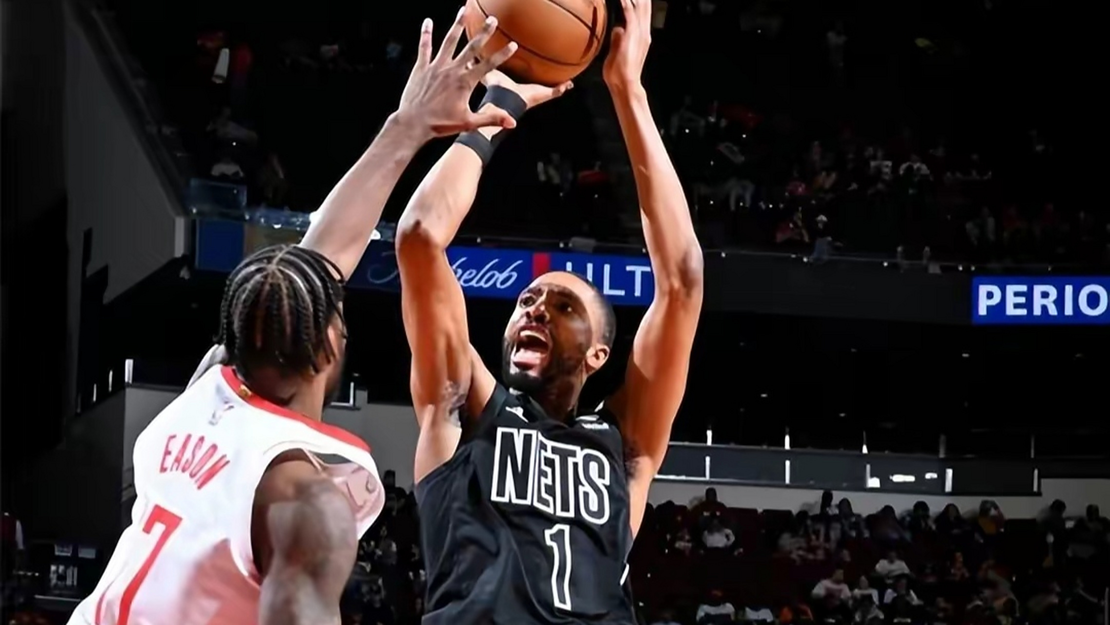 篮网大胜火箭,主场保持不 篮网大胜火箭,主场保持不