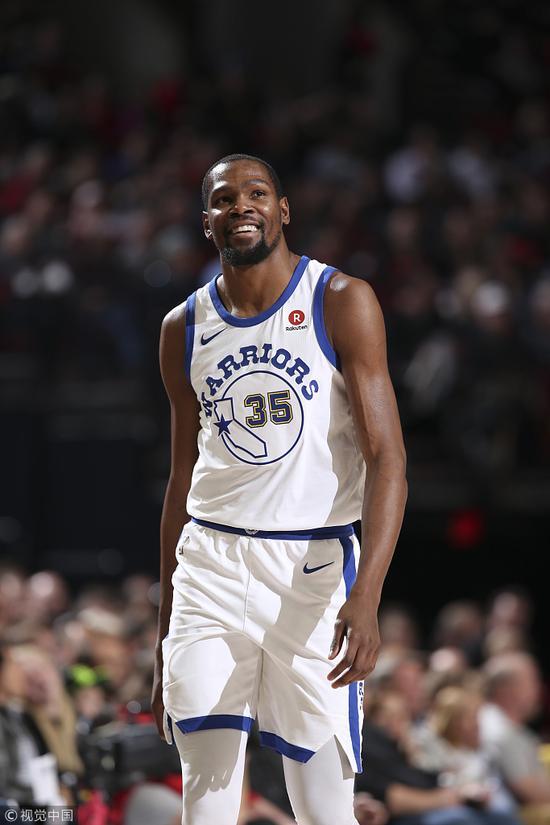 我军锐不可当，连胜各路豪强稳坐首位卫冕冠军的简单介绍